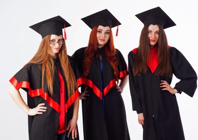 Прокат выпускных мантий и конфедераток