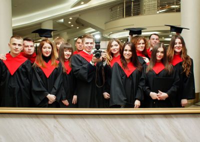 Сервис по аренде выпускных мантий